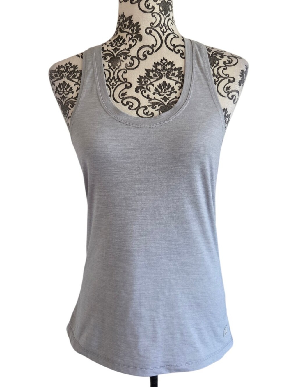 Vuori Lux Performance Tank Women Medium Gray - Picture 2 of 6